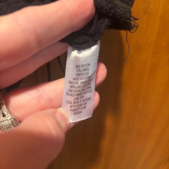 Urban Social Cropped Tank Top in Black Medium - Picture 5 of 5